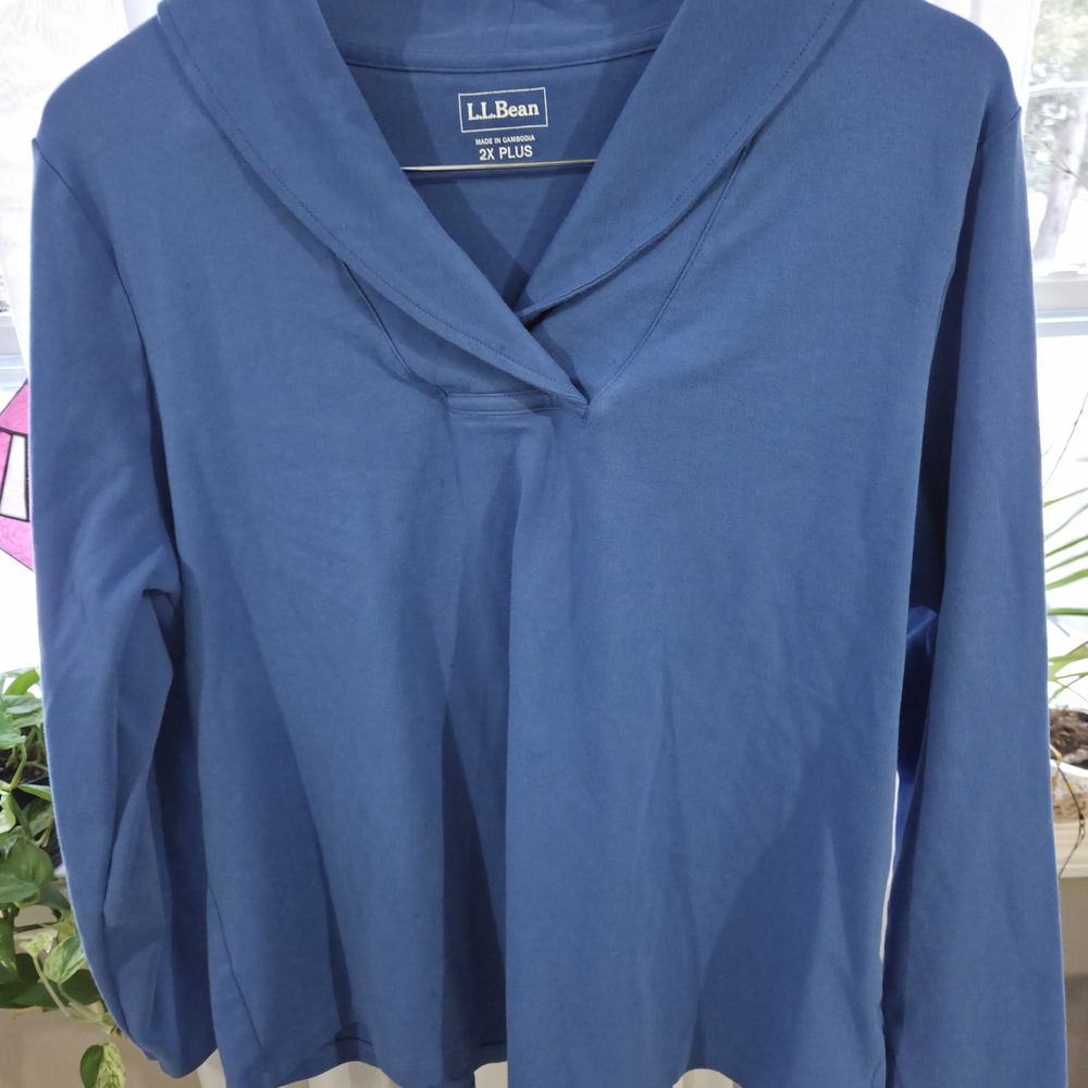 L.L. Bean Women's Long Sleeve Blue Tee